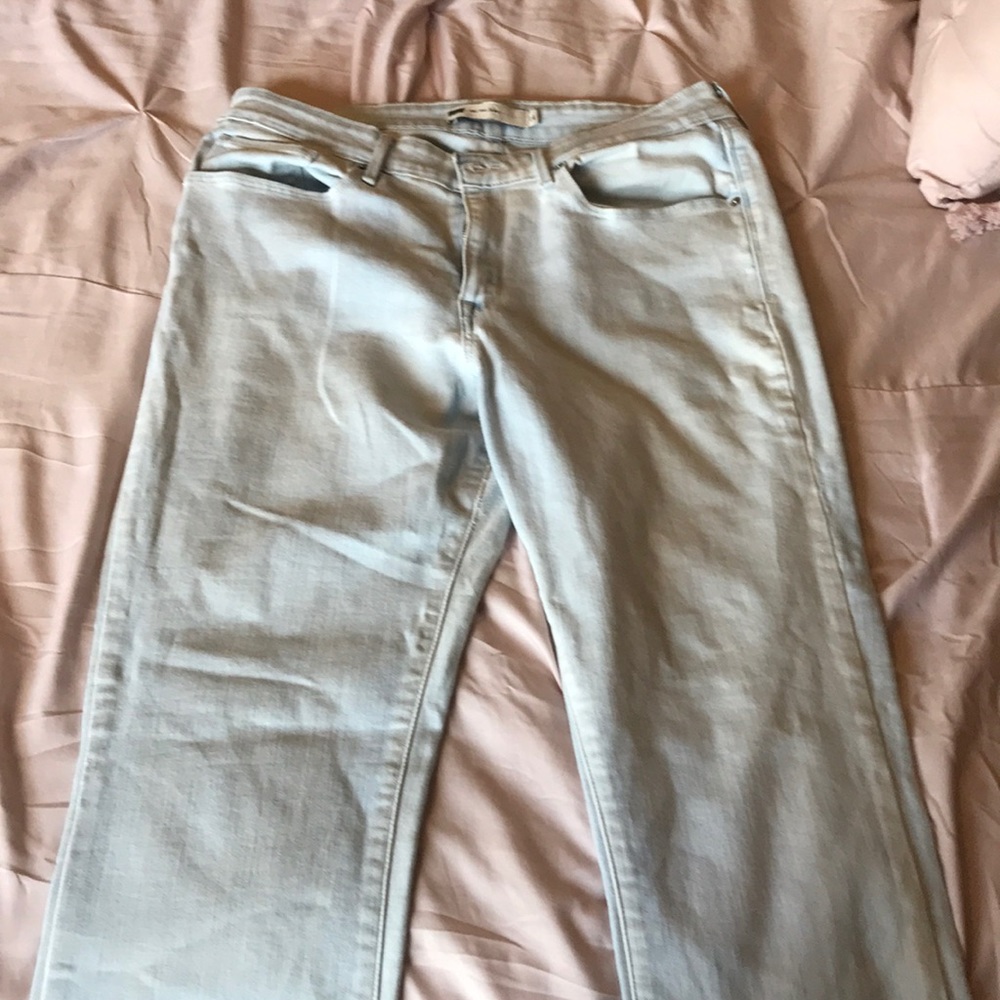 Light wash jeans